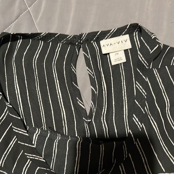 Ava&viv flutter sleeve top - Picture 3 of 3